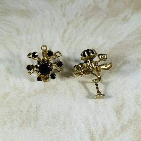 Super deep grape purple starburst screw back earrings mid mod 60s - Picture 3 of 5